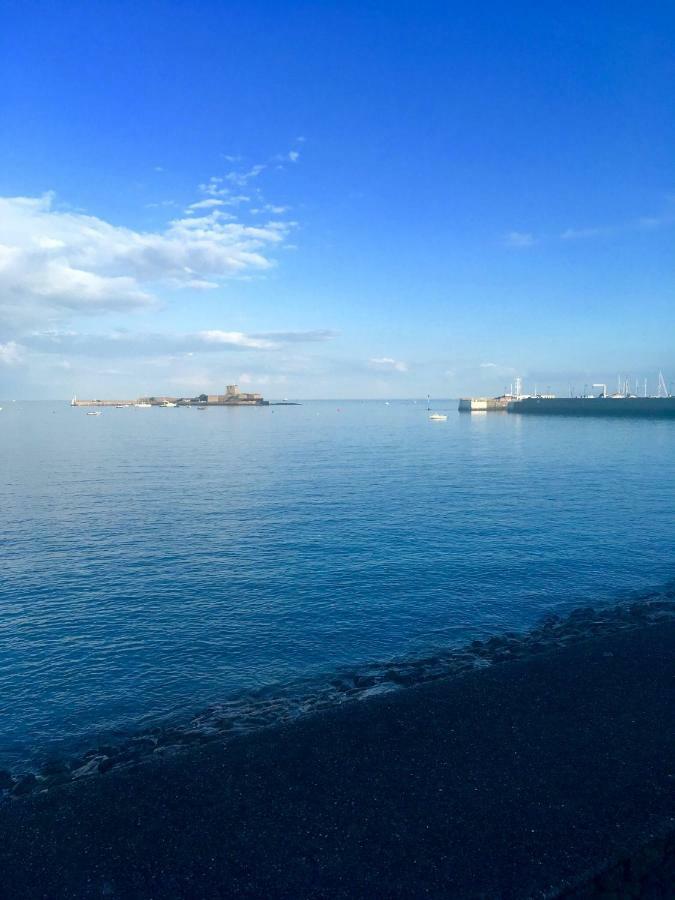 Beautiful 1Br Apartment In Historic St Aubin House מראה חיצוני תמונה